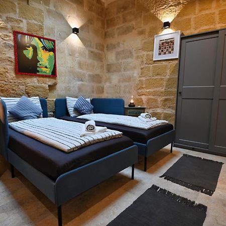 Il Luzzu - More Room For You! Victoria Luaran gambar